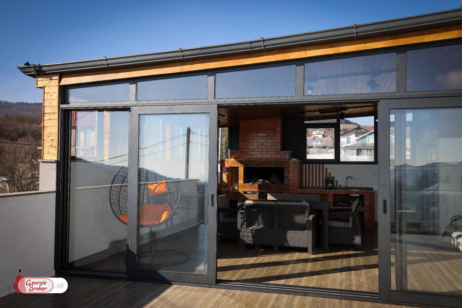 продается дом с новым ремонтом 6-комнат