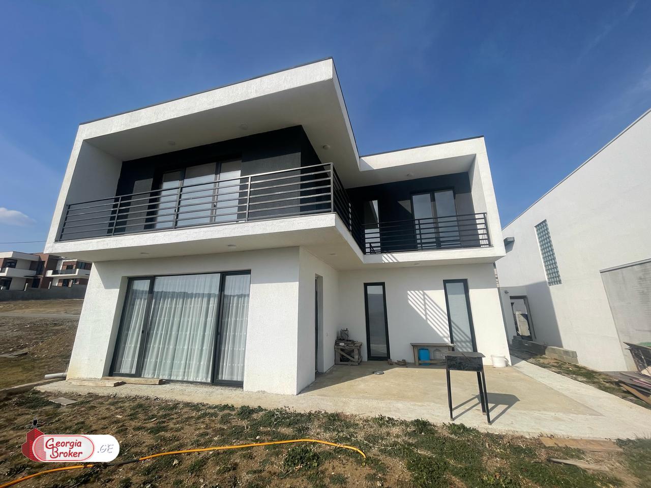 nearly repaired 6-room house for sale