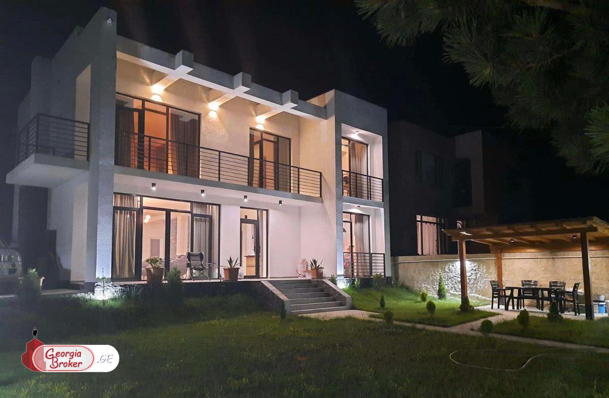 იყიდება ახალი გარემონტებული 6 ოთახიანი სახლი