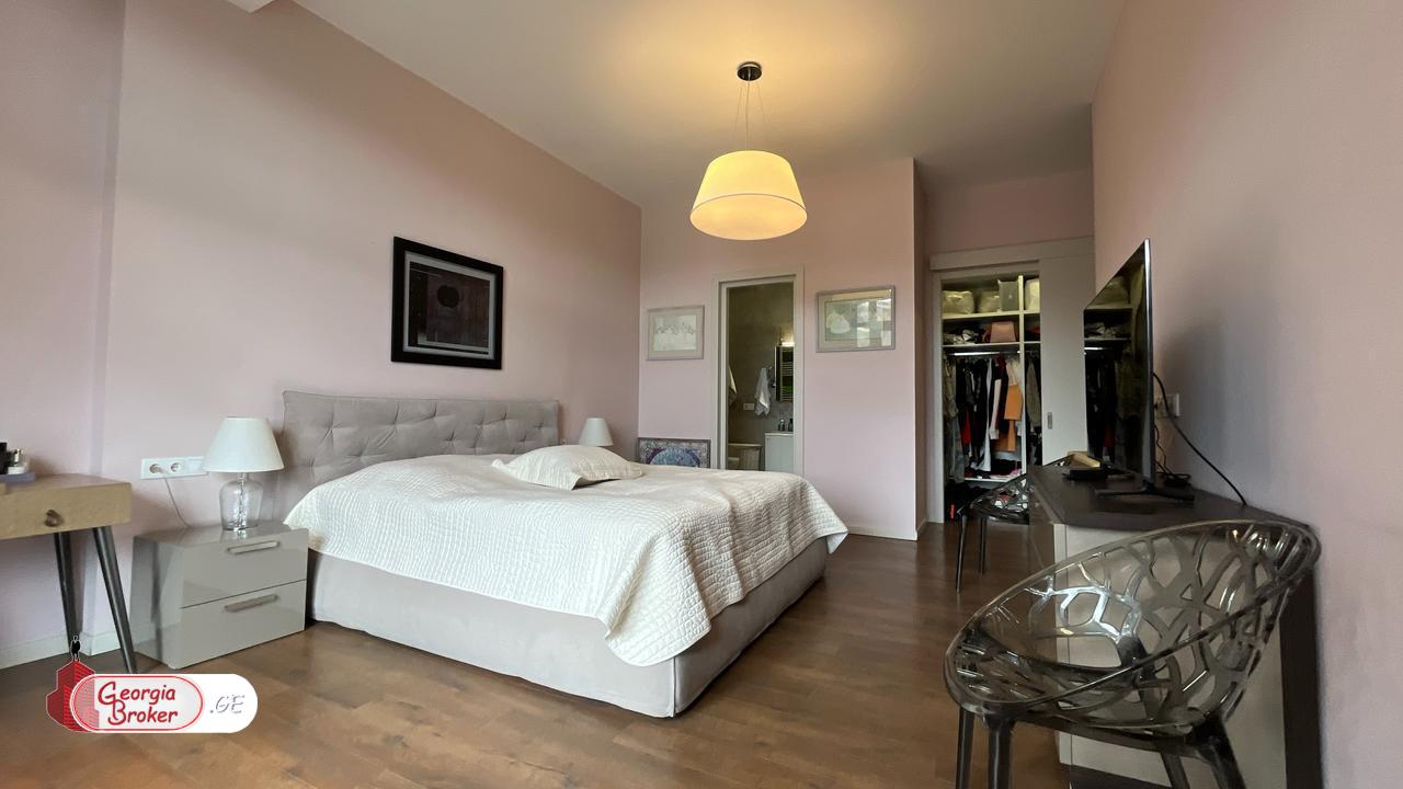 ქირავდება ახალი გარემონტებული 4 ოთახიანი ბინა