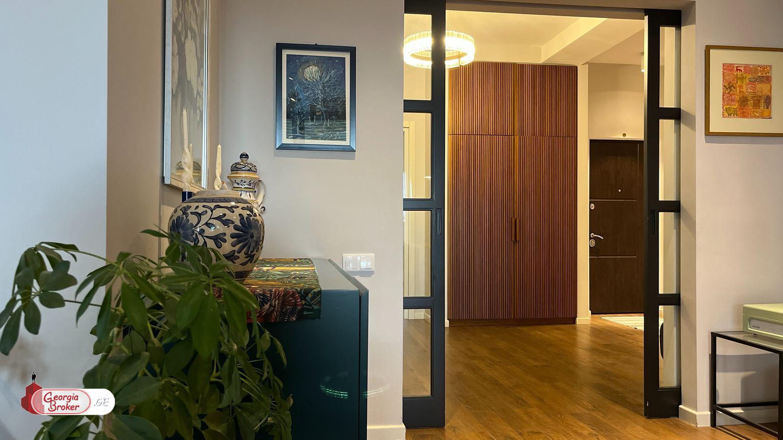 ქირავდება ახალი გარემონტებული 4 ოთახიანი ბინა