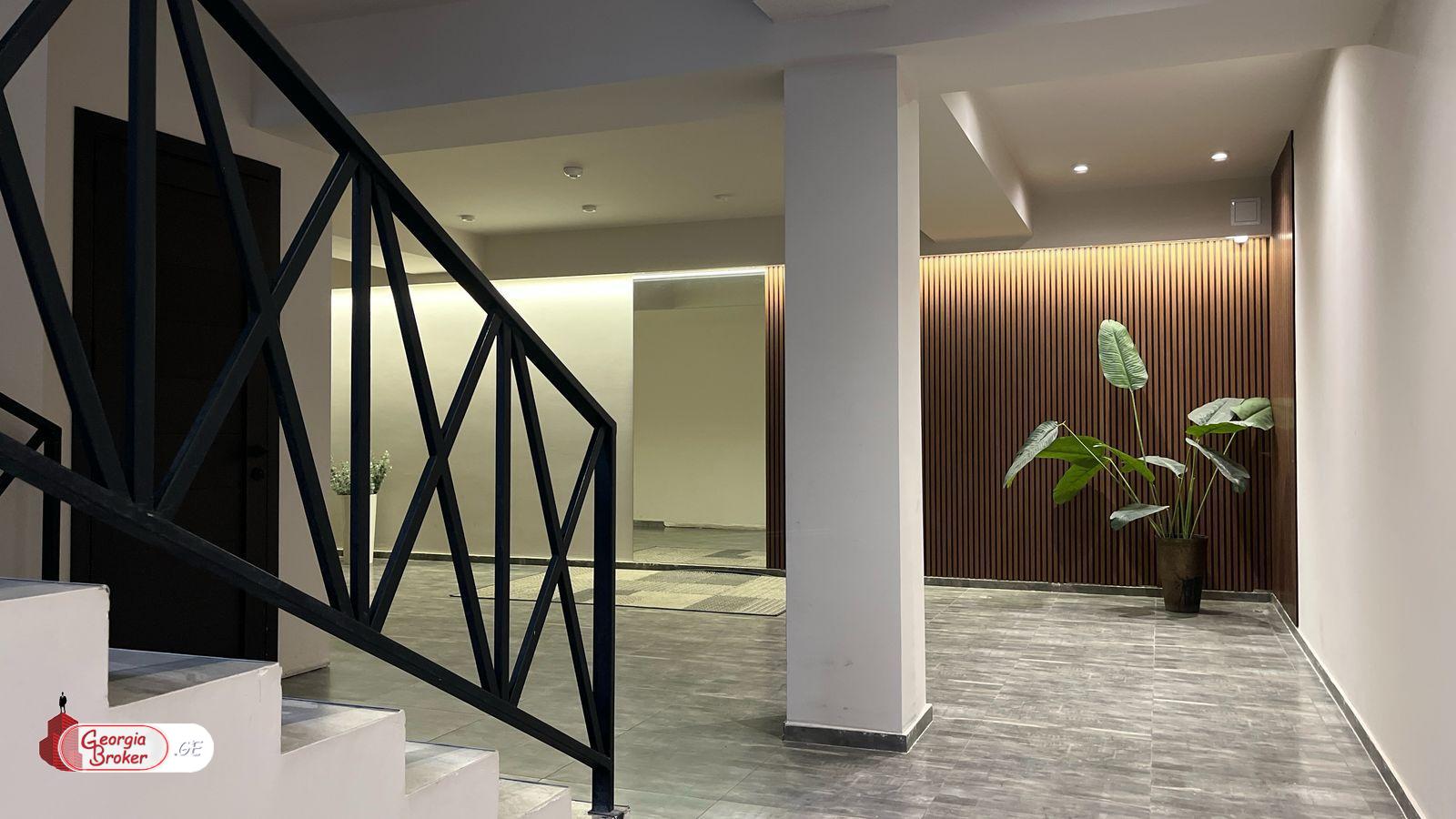 ქირავდება ახალი გარემონტებული 4 ოთახიანი ბინა