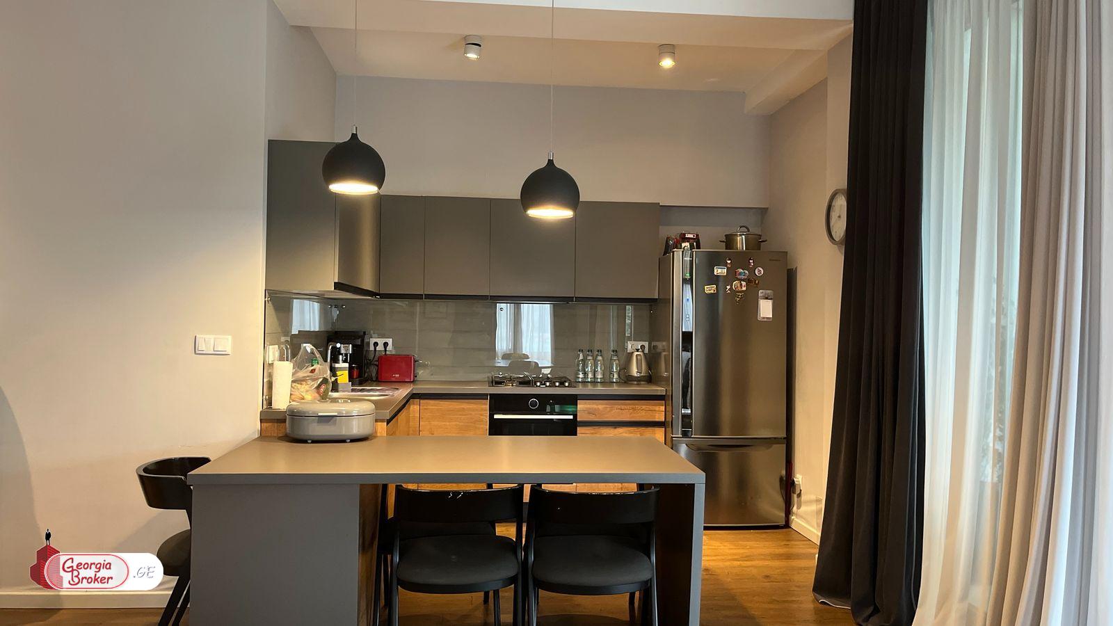 ქირავდება ახალი გარემონტებული 4 ოთახიანი ბინა