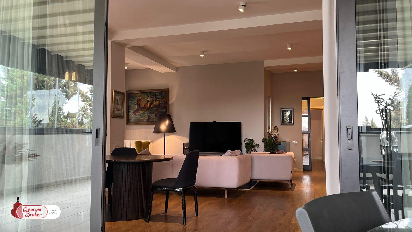 ქირავდება ახალი გარემონტებული 4 ოთახიანი ბინა