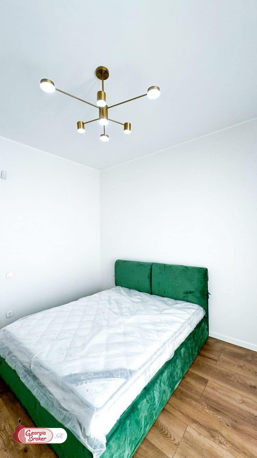 იყიდება ახალი გარემონტებული 8 ოთახიანი სახლი