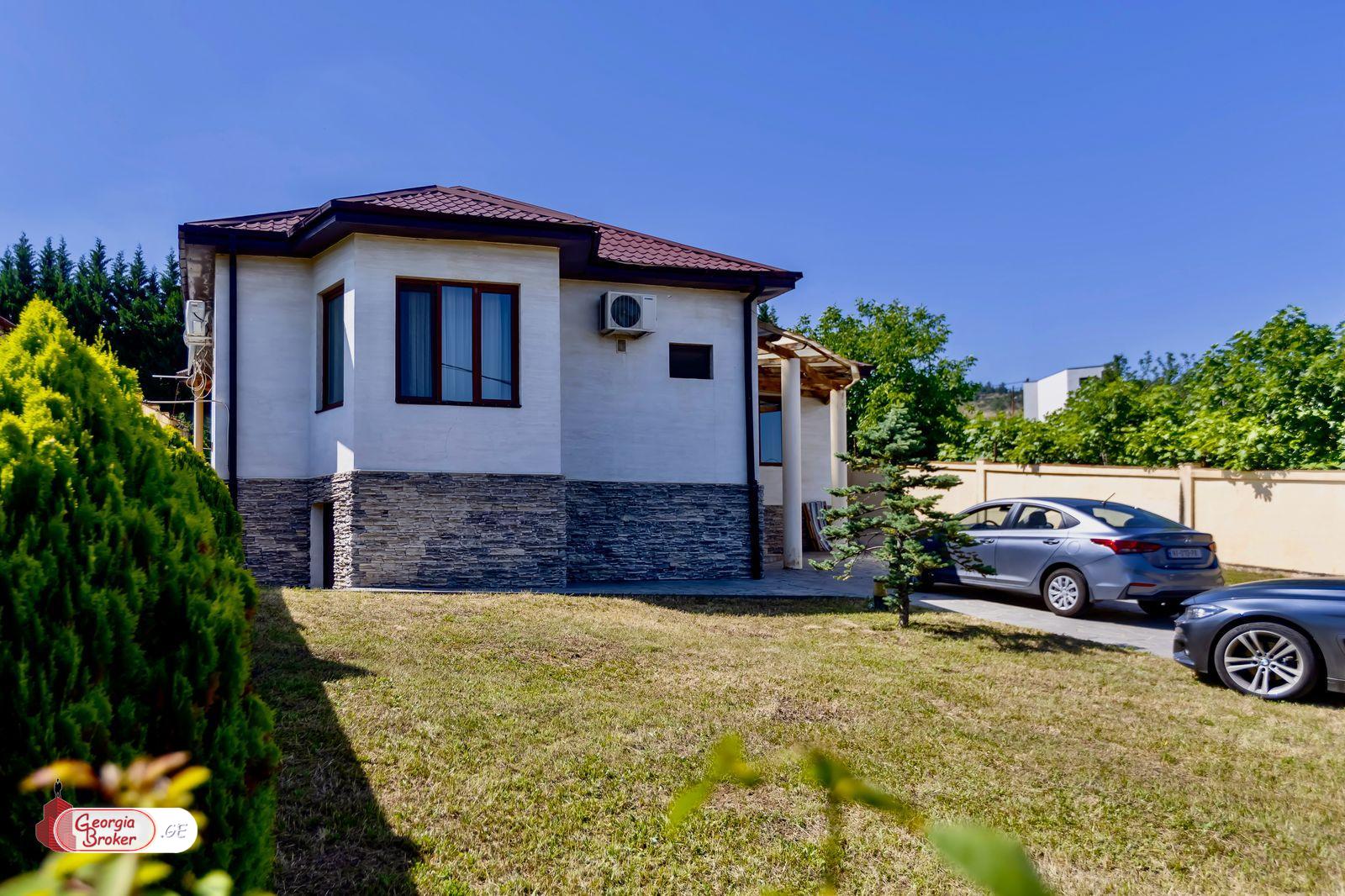 nearly repaired 6-room house for sale