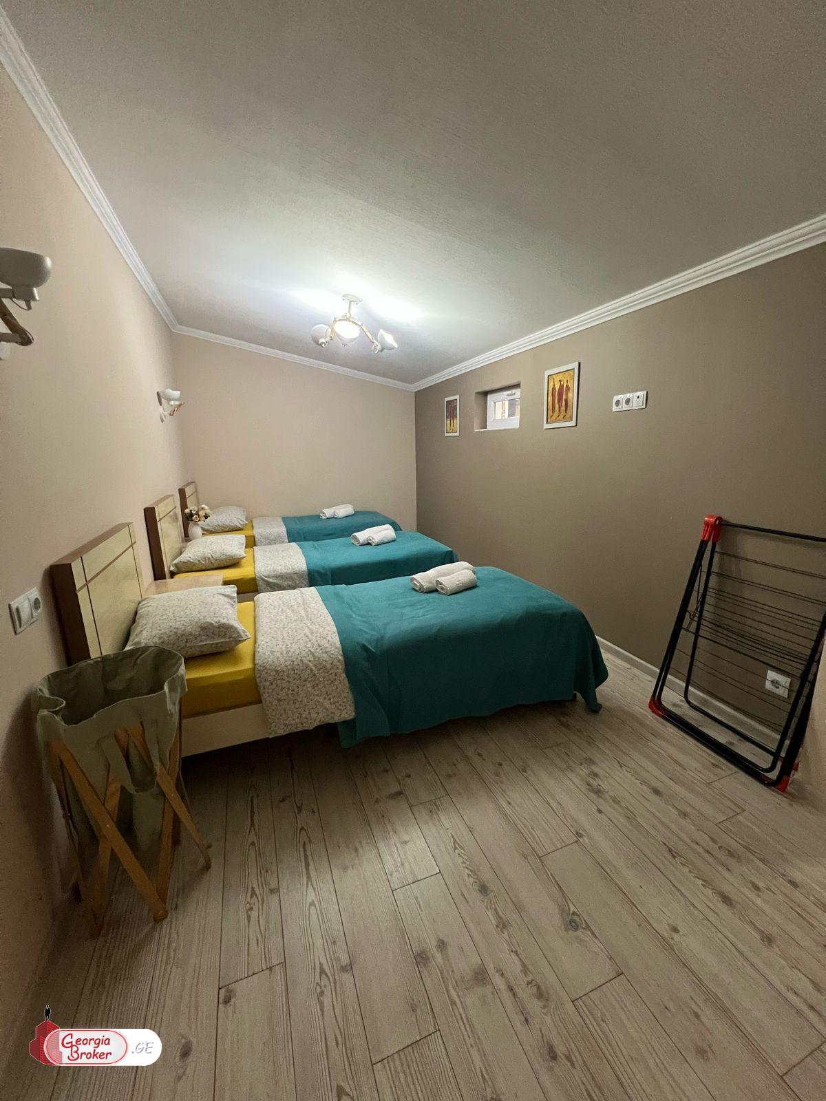 იყიდება ახალი გარემონტებული 5 ოთახიანი ბინა