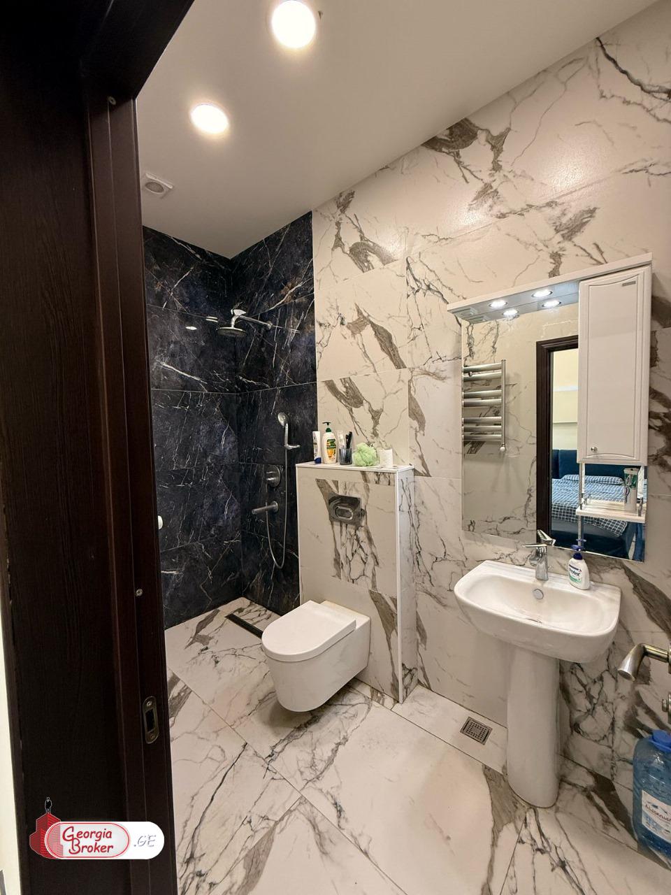 იყიდება ახალი გარემონტებული საოფისე ფართი