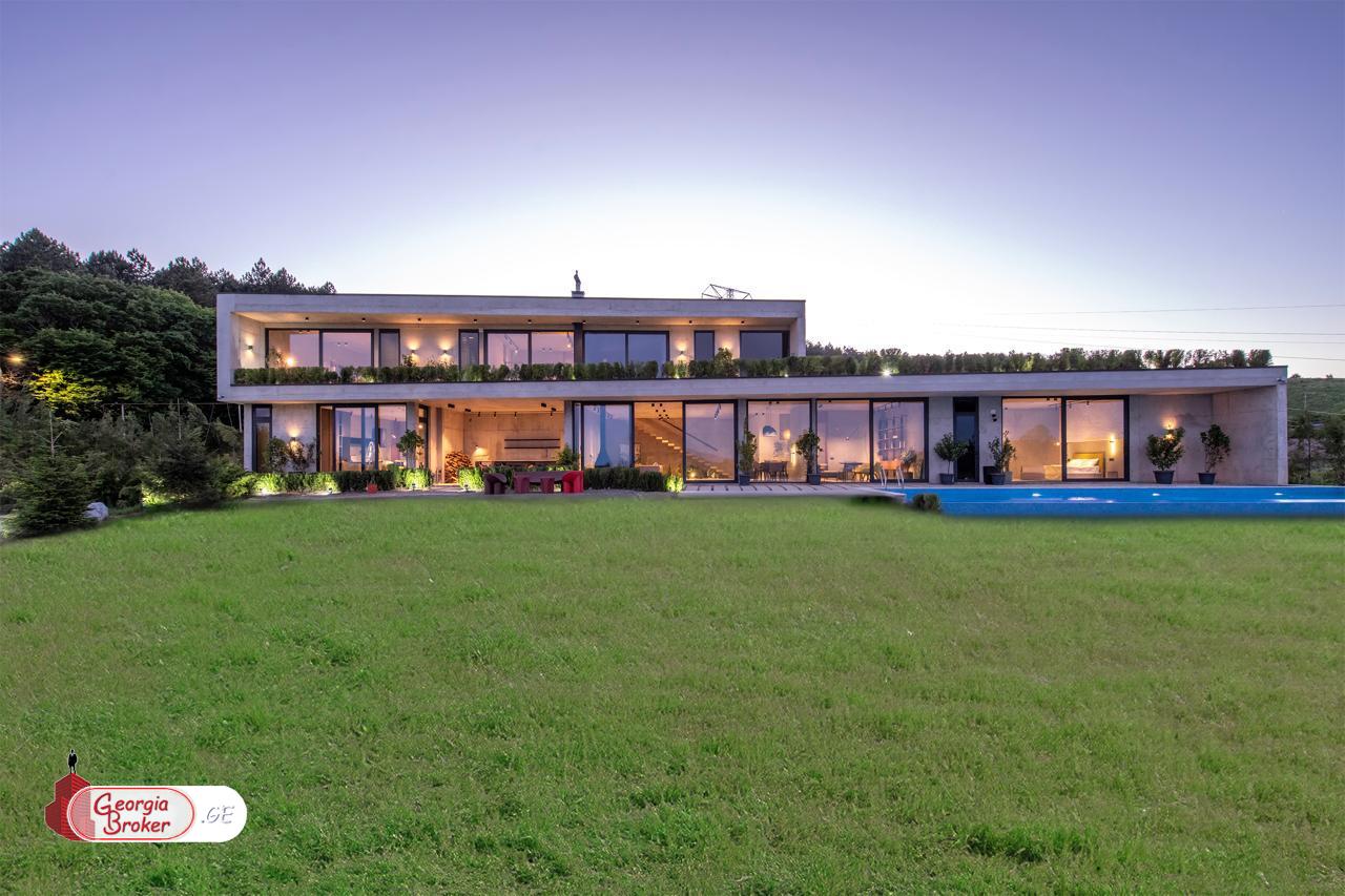 продается дом с новым ремонтом 10-комнат