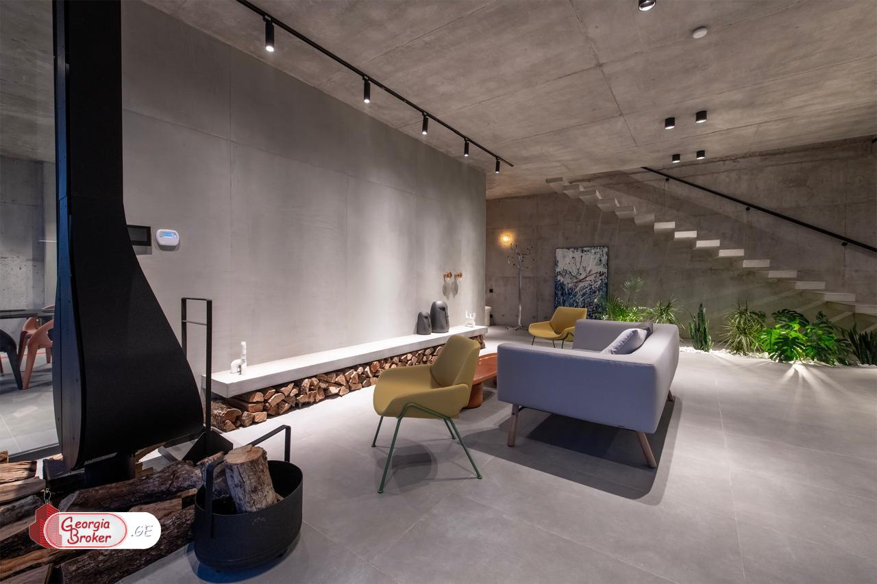 продается дом с новым ремонтом 10-комнат