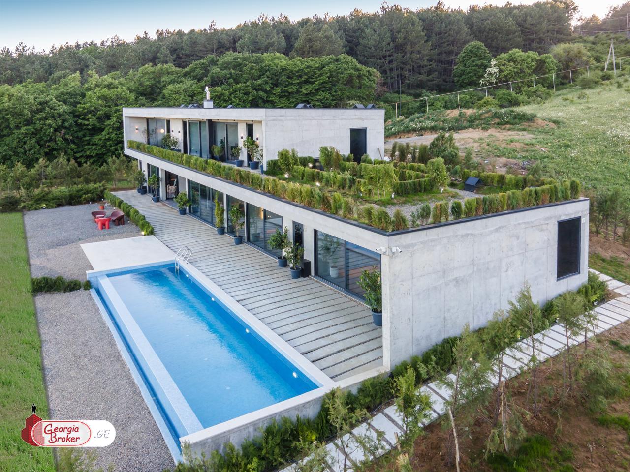 продается дом с новым ремонтом 10-комнат