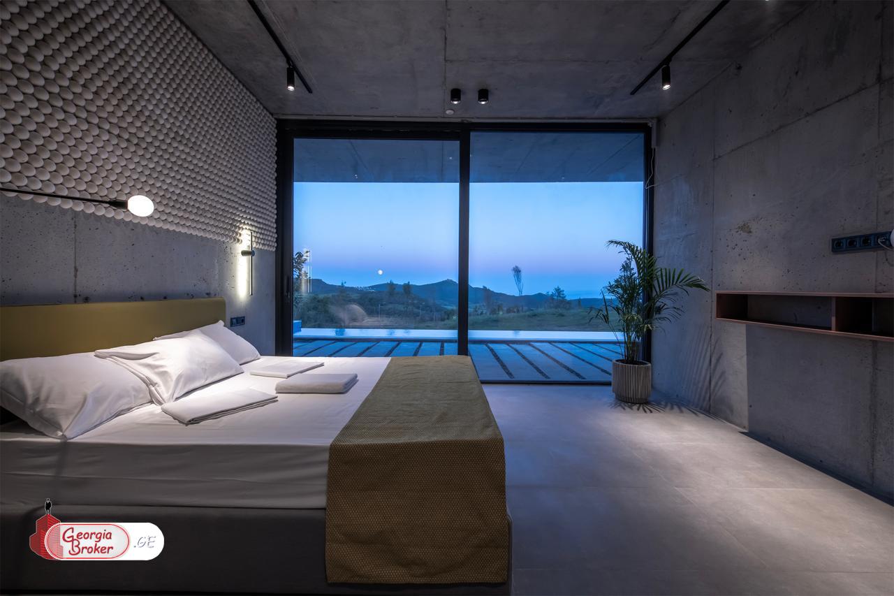 продается дом с новым ремонтом 10-комнат