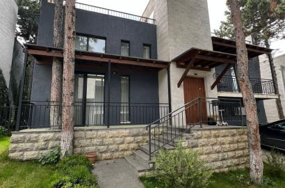 nearly repaired 7-room house for sale