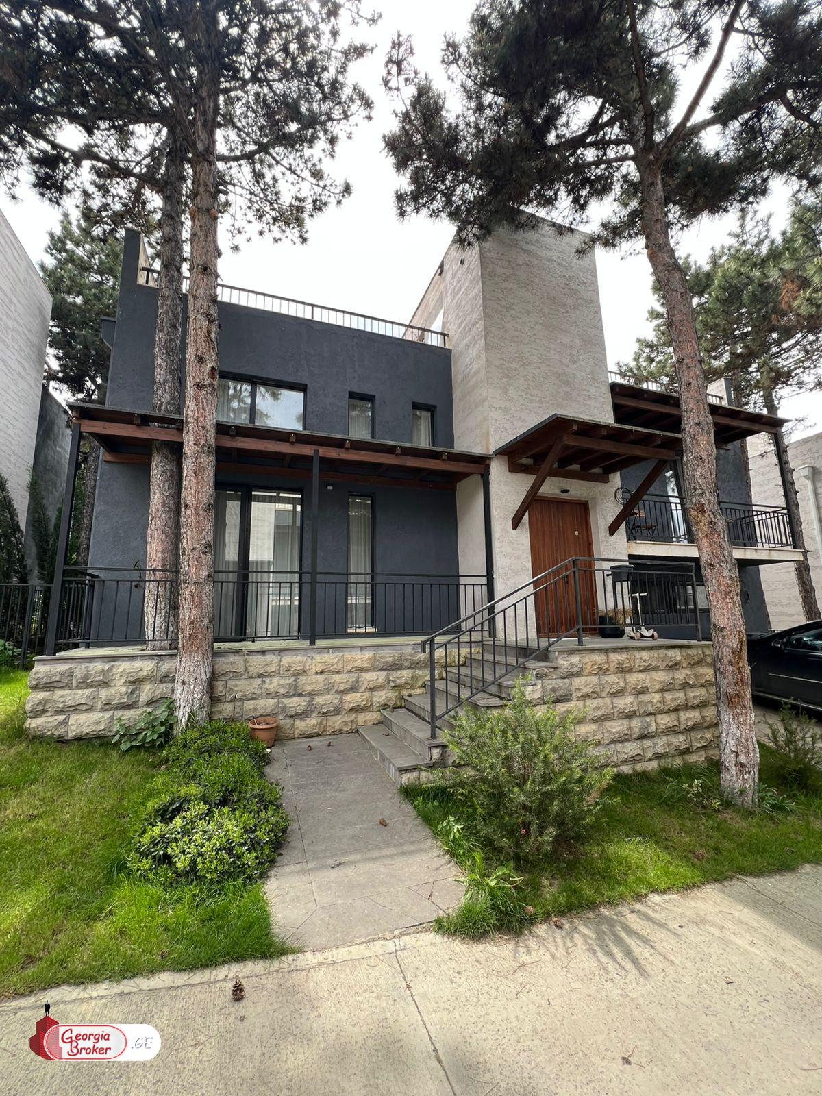 იყიდება ახალი გარემონტებული 7 ოთახიანი სახლი