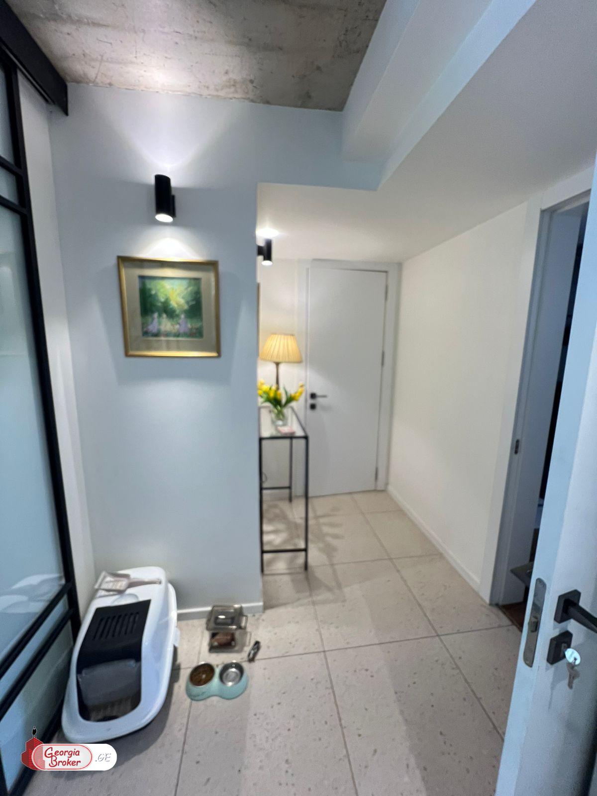 იყიდება ახალი გარემონტებული 7 ოთახიანი სახლი