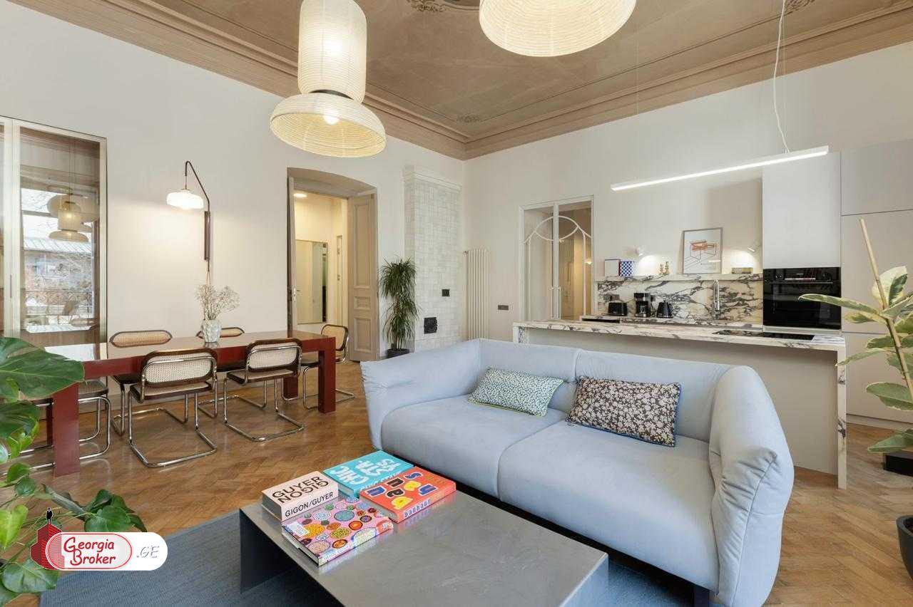 продается квартира с новым ремонтом 3-комнаты