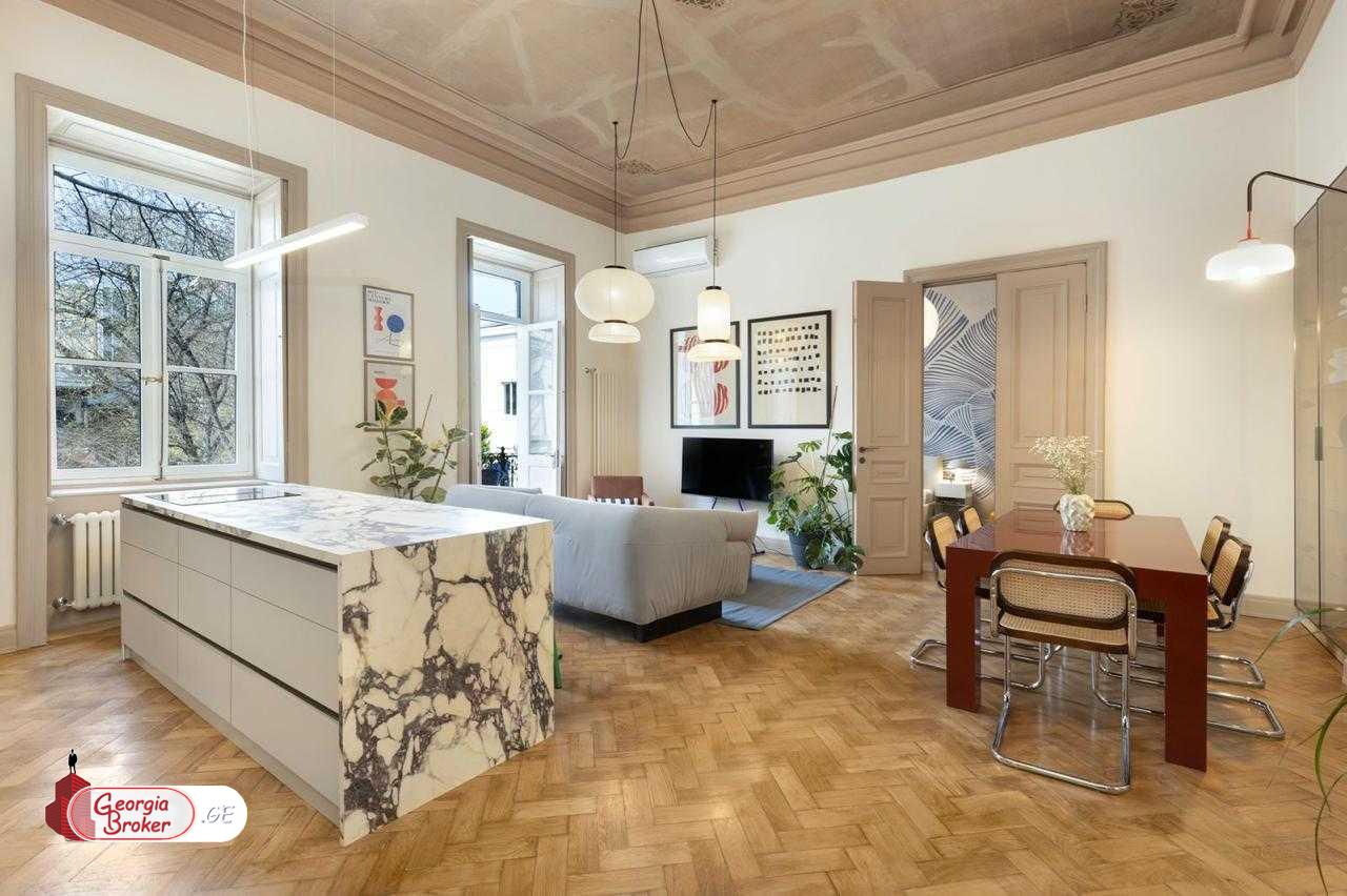 продается квартира с новым ремонтом 3-комнаты