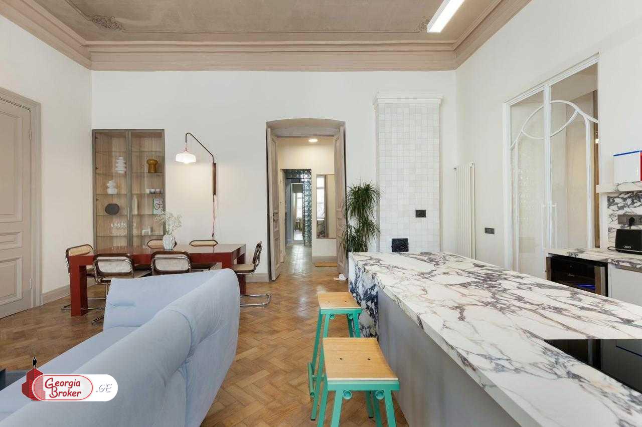 продается квартира с новым ремонтом 3-комнаты