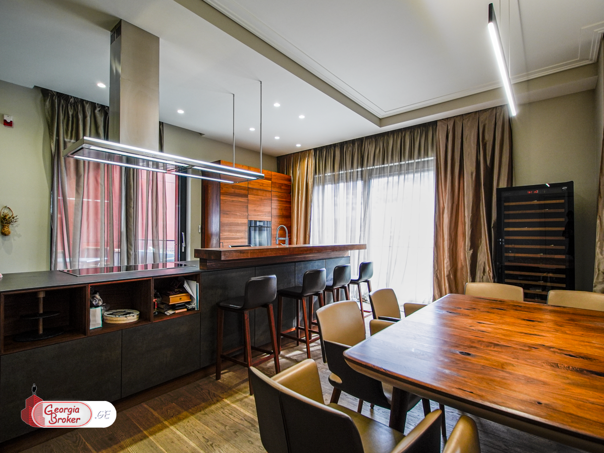 ქირავდება ახალი გარემონტებული 5 ოთახიანი ბინა