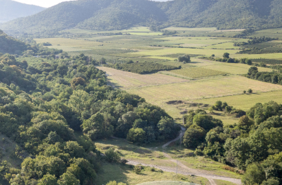 იყიდება საინვესტიციო მიწის ნაკვეთი