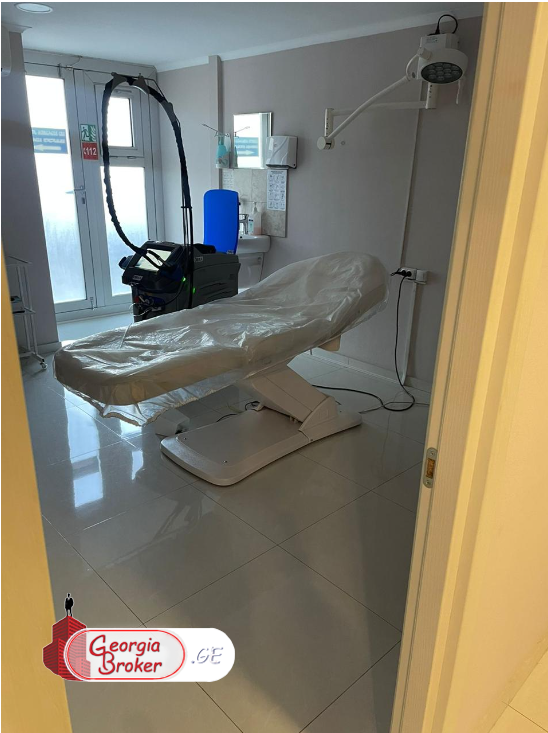 იყიდება ახალი გარემონტებული უნივერსალური ფართი