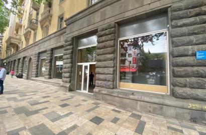 იყიდება ახალი გარემონტებული სავაჭრო ფართი ვაკეში