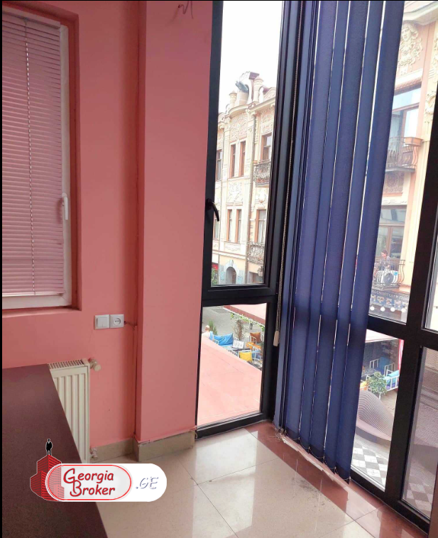 იყიდება ახალი გარემონტებული უნივერსალური ახალ აღმაშენებელზე