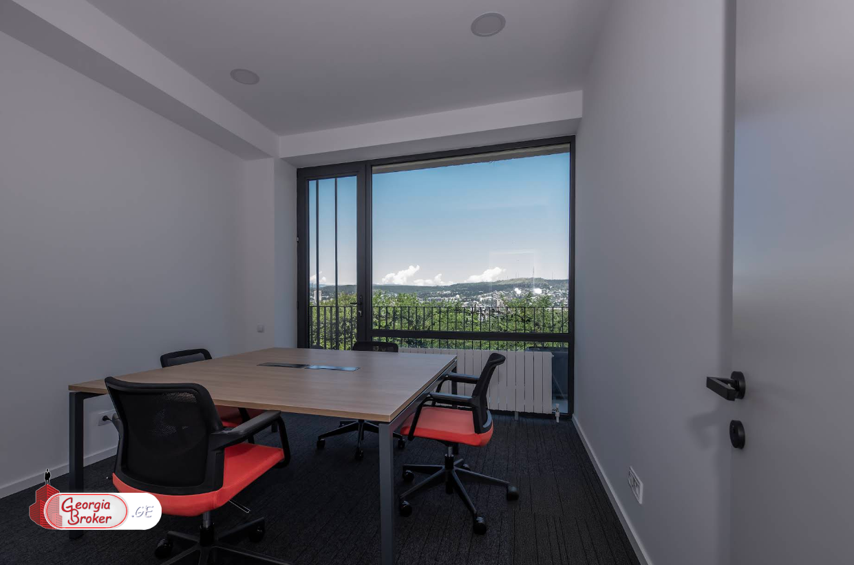 ქირავდება ახალი გარემონტებული საოფისე ფართი 834კვ.მ ვერაზე