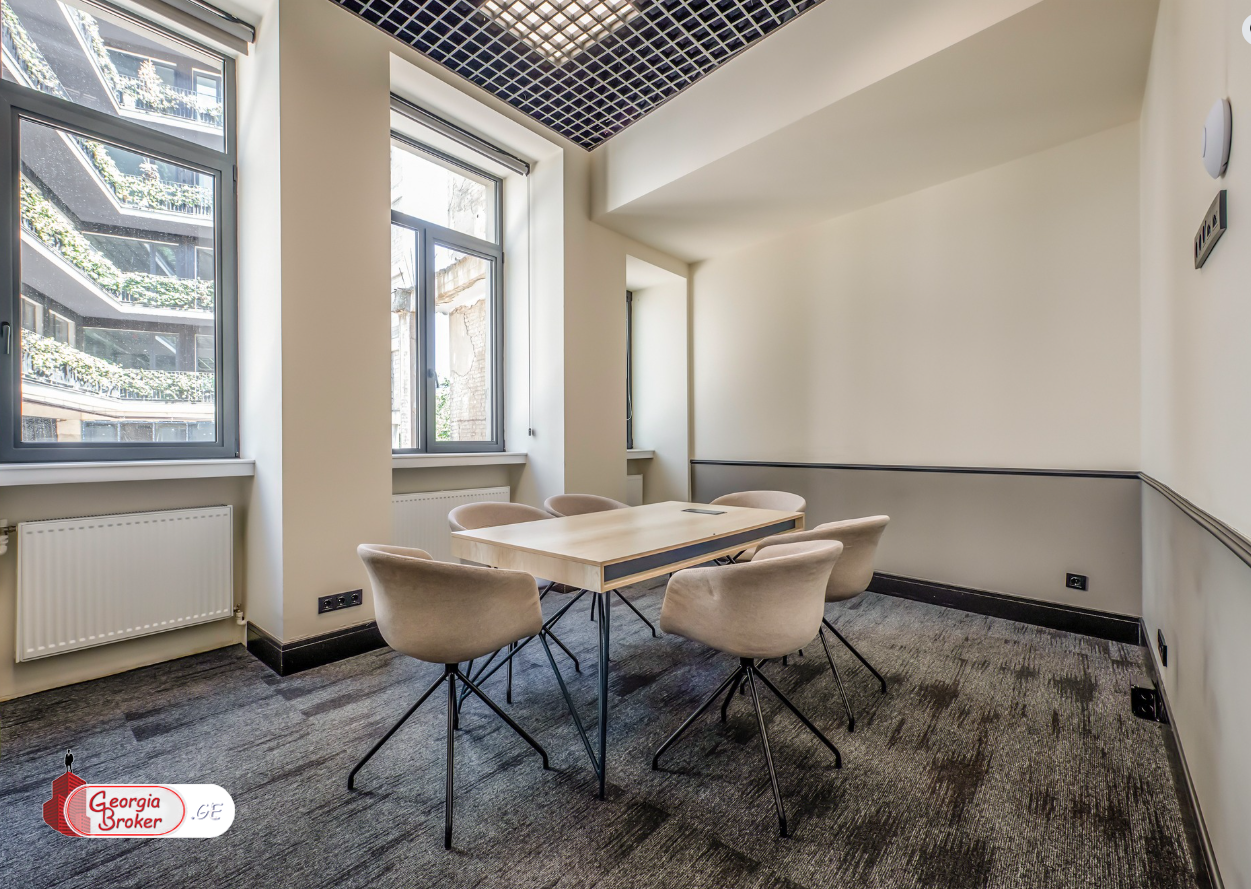 იყიდება ახალი გარემონტებული საოფისე ფართი(კომერციული კომპლექსი)