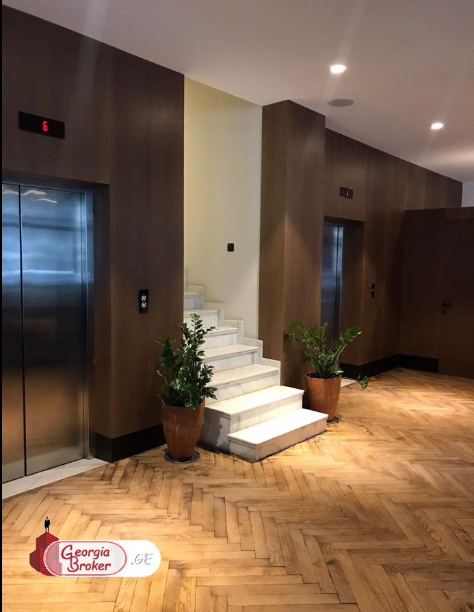 იყიდება ახალი გარემონტებული საოფისე შენობა 8 სართულიანი