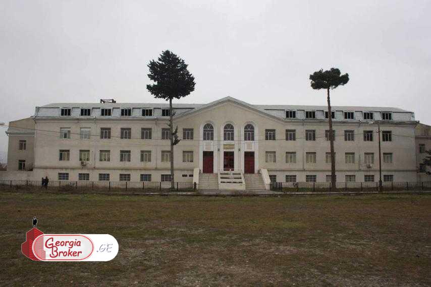 იყიდება კომერციული შენობა რუსთავში