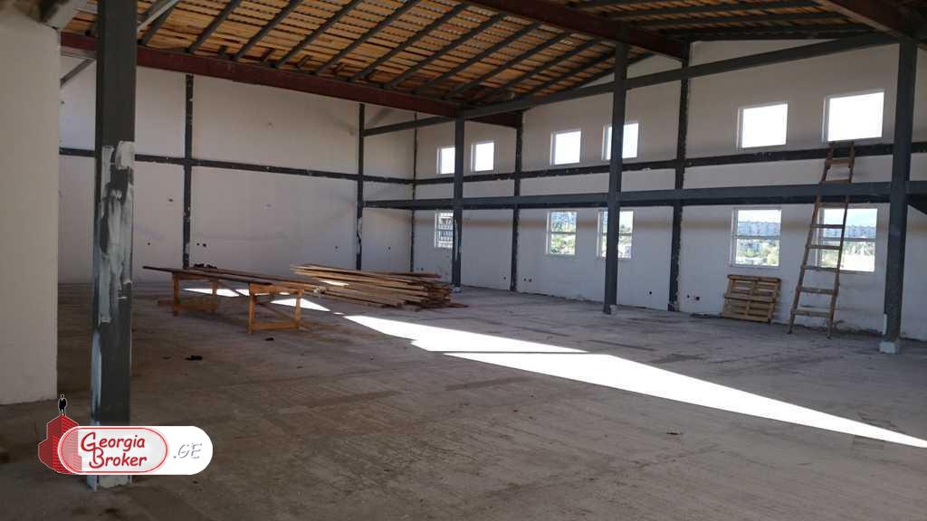 ქირავდება მუხიანში 2200კვ.მ შენობა