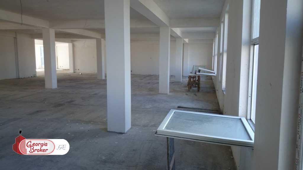 ქირავდება მუხიანში 2200კვ.მ შენობა