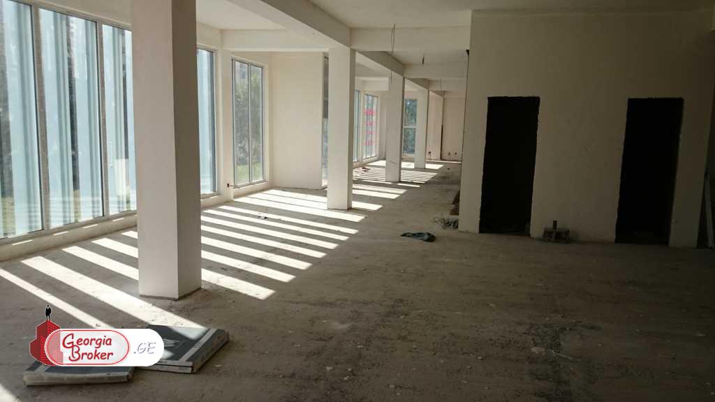 ქირავდება მუხიანში 2200კვ.მ შენობა