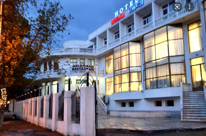 old repaired universal space for sale