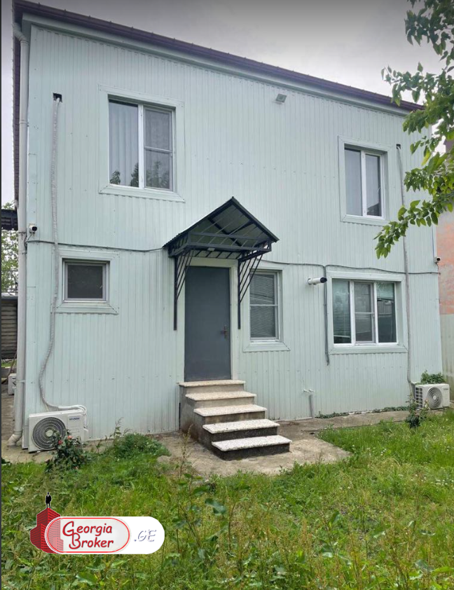 იყიდება ახალი გარემონტებული 10 ოთახიანი სახლი