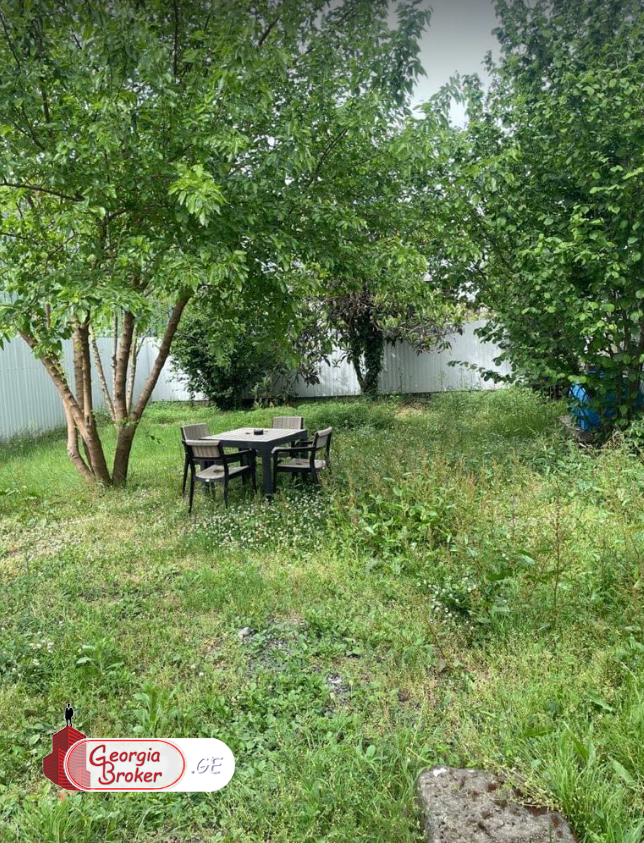 იყიდება ახალი გარემონტებული 10 ოთახიანი სახლი