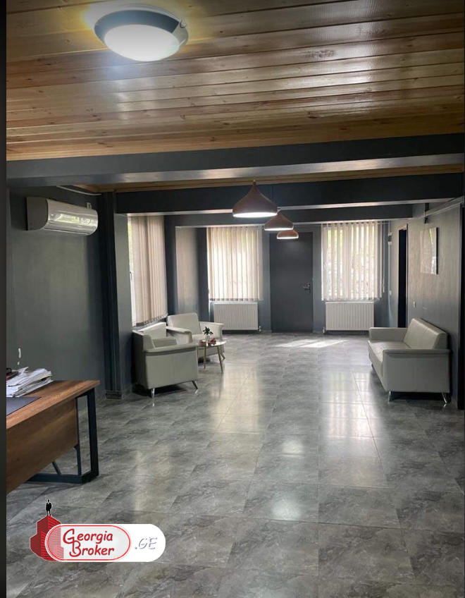 იყიდება ახალი გარემონტებული 10 ოთახიანი სახლი