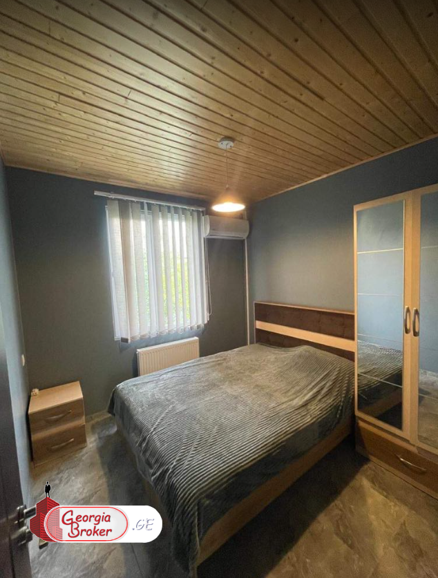 იყიდება ახალი გარემონტებული 10 ოთახიანი სახლი