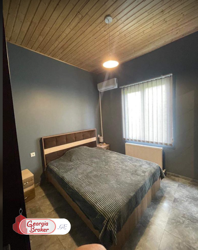 იყიდება ახალი გარემონტებული 10 ოთახიანი სახლი