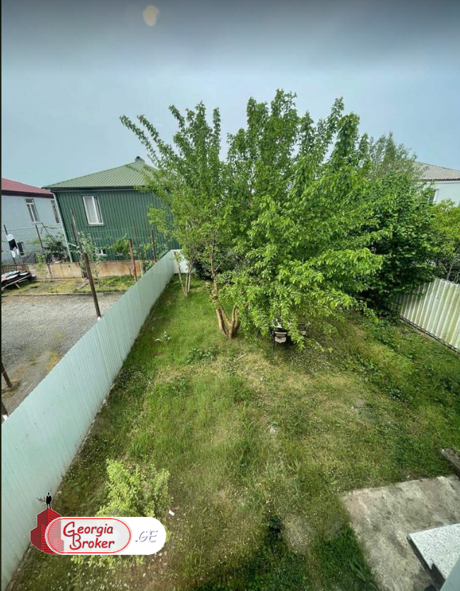 იყიდება ახალი გარემონტებული 10 ოთახიანი სახლი