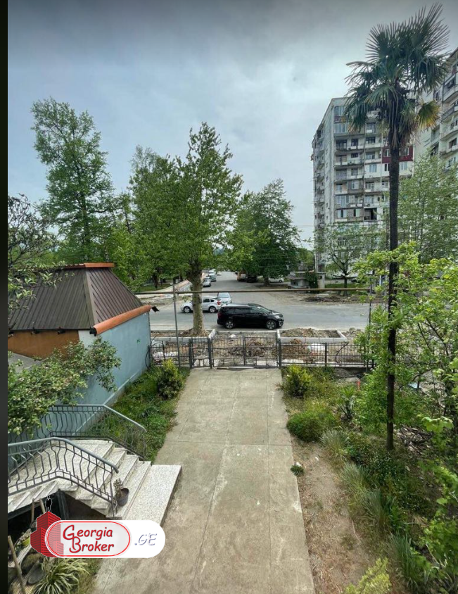 იყიდება ახალი გარემონტებული 10 ოთახიანი სახლი