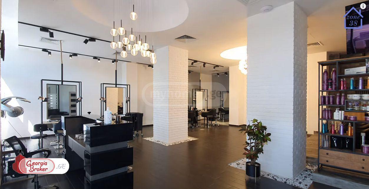 იყიდება ახალი გარემონტებული უნივერსალური ფართი ვაკეში