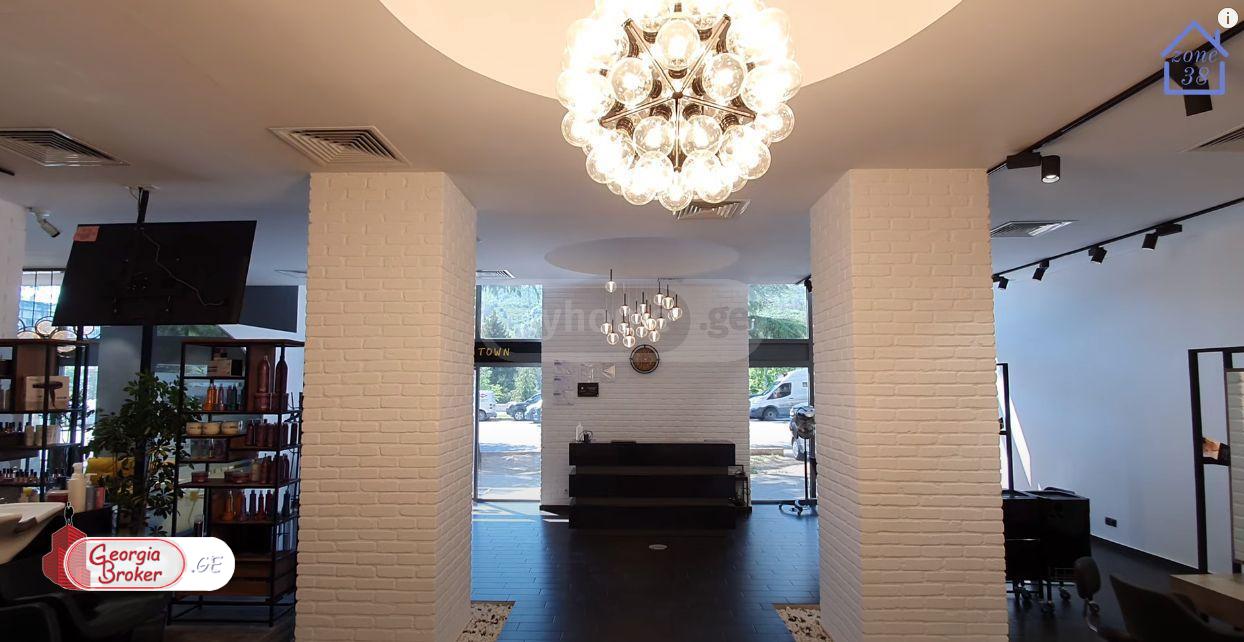 იყიდება ახალი გარემონტებული უნივერსალური ფართი ვაკეში