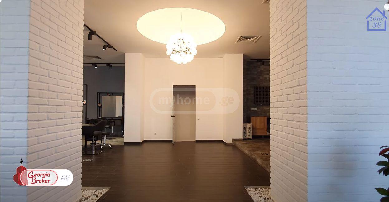 იყიდება ახალი გარემონტებული უნივერსალური ფართი ვაკეში