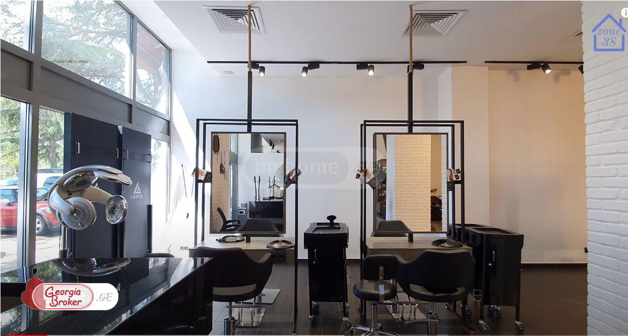 იყიდება ახალი გარემონტებული უნივერსალური ფართი ვაკეში