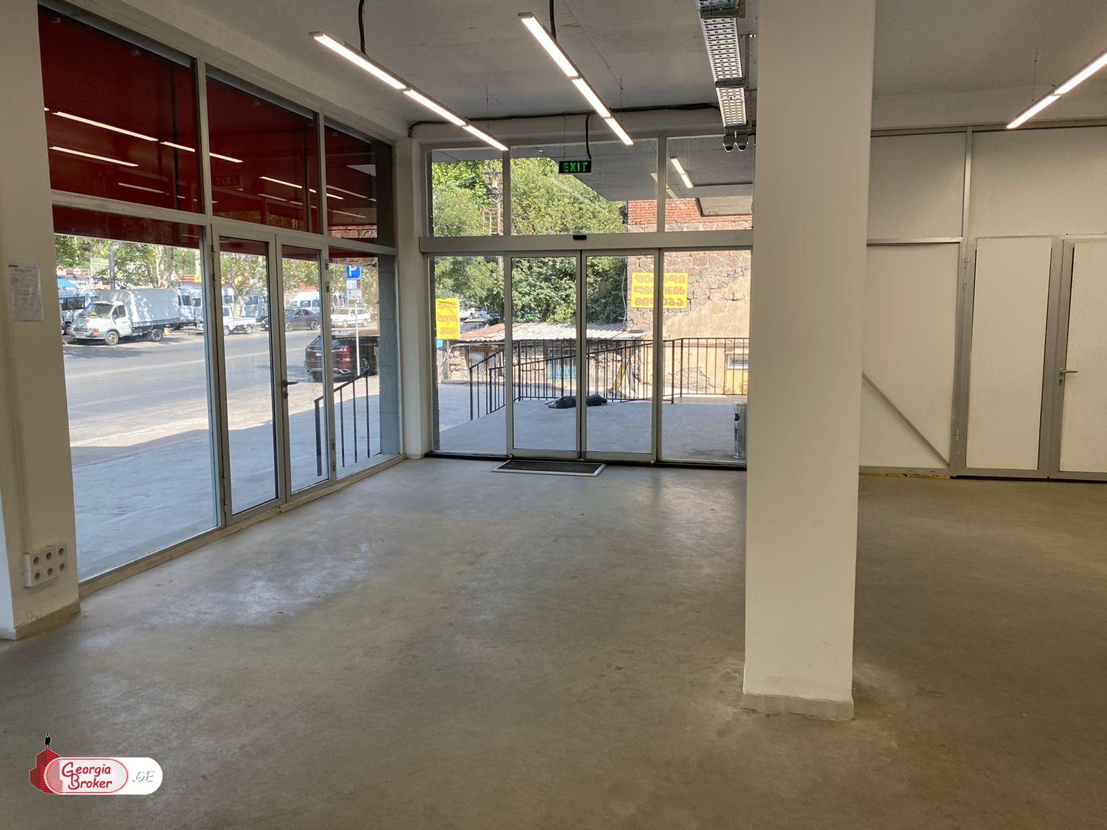1100კვ.მ კომერციული ფართი ისანში(გაქირავებული)