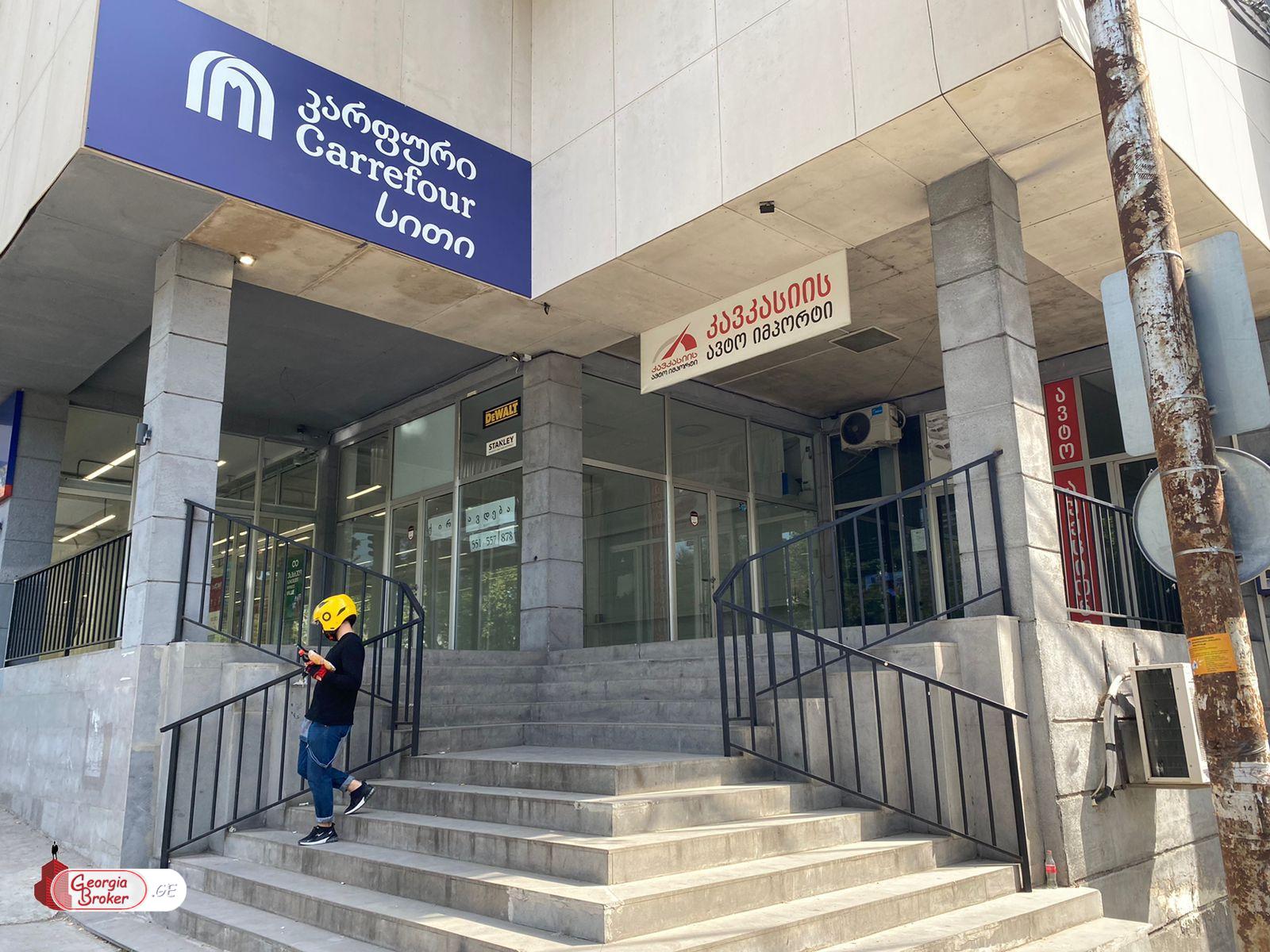 1100კვ.მ კომერციული ფართი ისანში(გაქირავებული)
