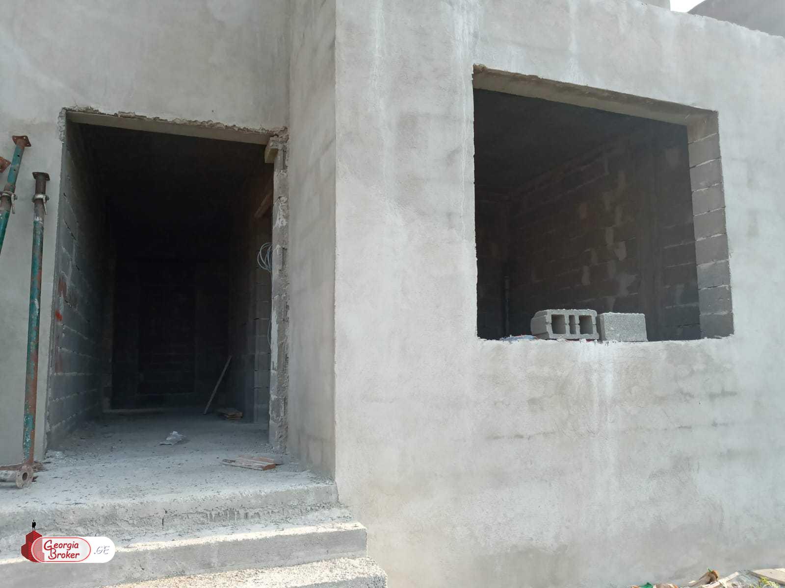 იყიდება ახალი აშენებული 4 ოთახიანი სახლი