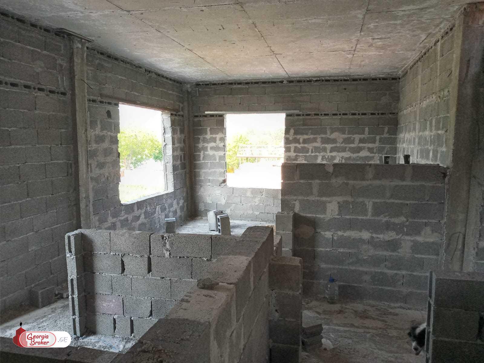 იყიდება ახალი აშენებული 4 ოთახიანი სახლი